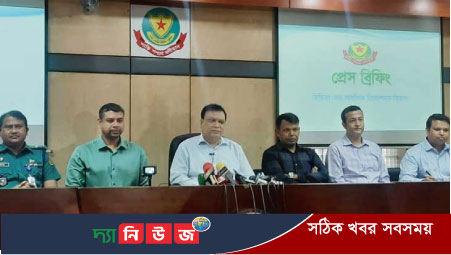 নিউমার্কেট এলাকায় সংঘর্ষ : ঢাকা কলেজের পাঁচ ছাত্রকে গ্রেফতার