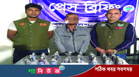 যশোরের শার্শায় ডিবির অভিযানে ফেনসিডিলসহ চিহ্নিত এক মাদক ব্যবসায়ী আটক