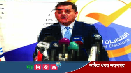 অল্পের জন্য বেঁচে যান লিবিয়ার প্রধানমন্ত্রী