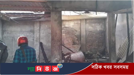 নগরকান্দায় আগুনে পুড়লো ১১টি দোকান