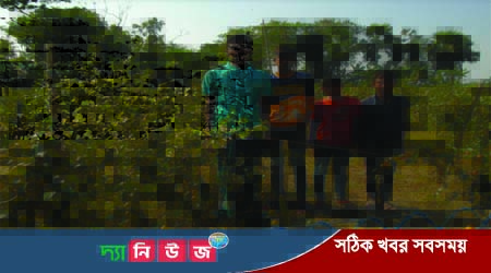 শখের বশে বল সুন্দরী ও কাশ্মীরী আপেল কুল চাষে ভাগ্যবদল ফুলবাড়ী শিক্ষার্থী যুবক জসীম