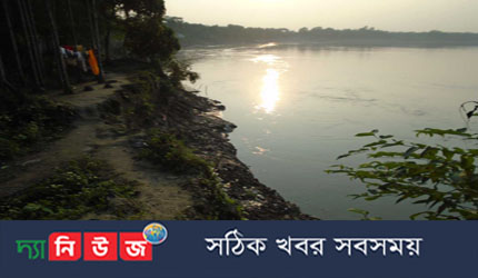মধুখালীর কামারখালী ইউনিয়নের ফুলবাড়ী গ্রামের মানুষ নদী ভাঙ্গনে আতংক