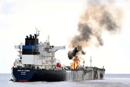 ব্রিটিশ তেলবাহী ট্যাংকারে ক্ষেপণাস্ত্র হামলা