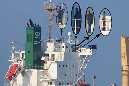 এমভি আবদুল্লাহর সহায়তায় যুদ্ধজাহাজ