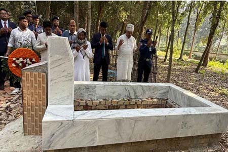 শহিদ শাহরিয়ার শুভ’র কবর জিয়ারত