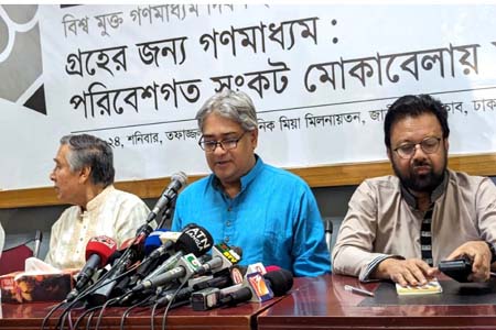 তথ্যের সঙ্গে অনেক সময় অপতথ্যের মিশ্রণ ঘটে -তথ্য প্রতিমন্ত্রী