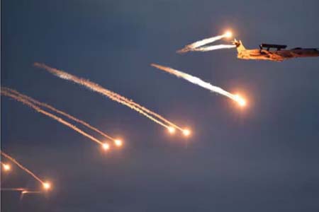 কাশ্মীরে ভারতের ক্ষেপণাস্ত্র