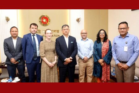 স্বরাষ্ট্রমন্ত্রীর সাথে ব্রিটিশ হাইকমিশন ও ডেমোক্রেসি ইন্টারন্যাশনালের যৌথ প্রতিনিধিদলের সাক্ষাৎ