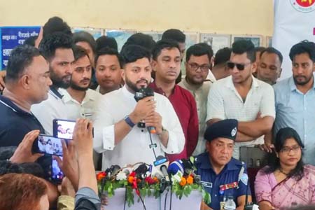 মুক্তিযুদ্ধ ও বাংলাদেশকে অসম্মান করলে পাকিস্তান পাঠিয়ে দেওয়া হবে -ইশরাক হোসেন