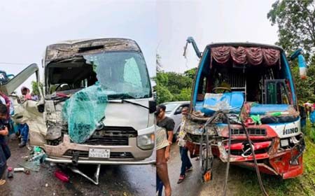দুমড়ে মুচড়ে গেল ইবির বাস