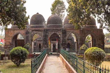 বিষ্ণুমন্দিরের স্থাপত্যের ওপর জাফর খাঁ গাজী দরগা? ত্রিবেণীর স্থাপনা ঘিরে ঐতিহাসিক বিতর্ক