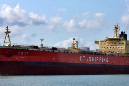 বিমানের ৩৪ হাজার টন তেল নিয়ে চট্টগ্রাম বন্দরে জাহাজ ‘শিং তং ৭৯৯’