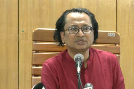 বিচারাধীন অবস্থায় আওয়ামী লীগের কর্মকাণ্ড নিষিদ্ধ থাকবে – তথ্য উপদেষ্টা