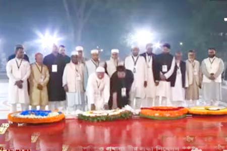 শহীদদের পুস্প স্তবক দিয়ে শ্রদ্ধা জানালেন জামায়াতে ইসলাম