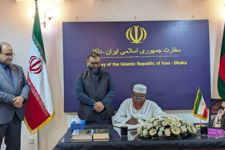 খামেনির প্রতি সম্মান জানিয়ে শোক বইয়ে জামায়াত সেক্রেটারির স্বাক্ষর