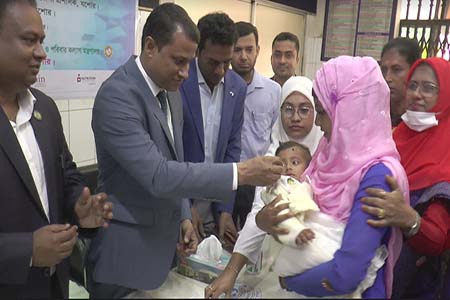 যশোরে জাতীয় ভিটামিন ’এ’ প্লাস ক্যাম্পেইনের উদ্বোধন