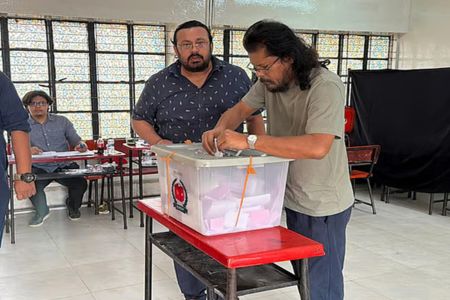 দেশে যেন শান্তি আসে-সেই প্রত্যাশা জেমসের