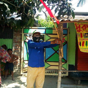 যশোরে প্রবাসীদের বাড়িতে লাল পতাকা