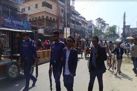 কর্মসূচীতে পুলিশের বাঁধা