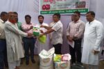 ঝিনাইদহের ১৫’শ কৃষকের মাঝে বিনামুল্য সার-বীজ ও কৃষি উপকরণ বিতরণ