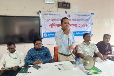 ঝিনাইদহে শিক্ষার্থীদের সড়ক নিরাপত্তা বিষয়ক প্রশিক্ষণ কর্মশালা