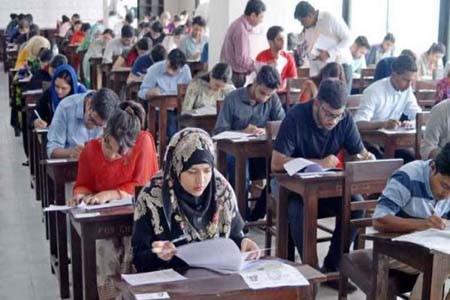 সহকারী প্রাথমিক শিক্ষক পদে পরীক্ষা