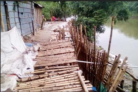 যমুনেশ্বরী নদীতে রাস্তা