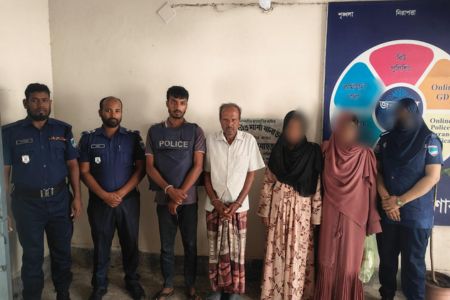 শার্শার বসতপুরে মাটি খুঁড়ে যুবকের লাশ উদ্ধার পরকীয়ার জেরে হত্যার অভিযোগ” আটক ৪