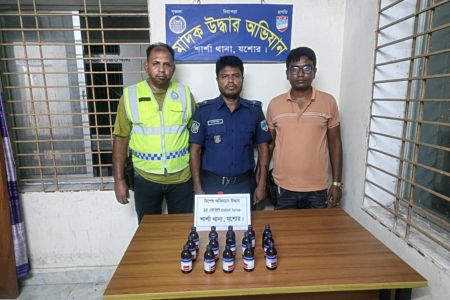 যশোরের শার্শা থানা পুলিশের অভিযান ভারতীয় নেশা জাতীয় সিরাপ উদ্ধার