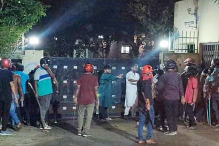 আন্দোলনকারীদের ওপর ছাত্রলীগ