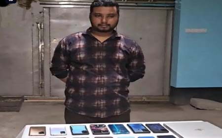 ঘরেই চলতো জুয়ার কারবার