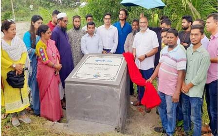 স্মৃতিফলক নির্মাণ