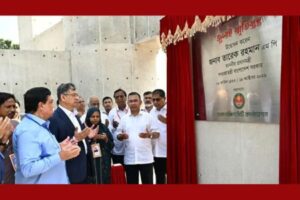 ওসমানী উদ্যানে ‘জুলাই স্মৃতিস্তম্ভ’ উদ্বোধন প্রধানমন্ত্রীর