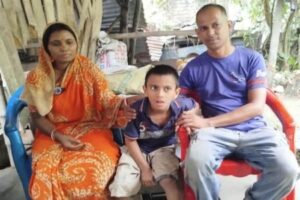 কালীগঞ্জে প্রতিবন্ধী অর্নবের চিকিৎসার জন্য সকলের সহযোগিতা চান তার পিতা-মাতা 