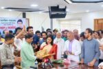 ডাসারে বিদায়ী ইউএনওকে সংবর্ধনা, নবাগতকে বরণ