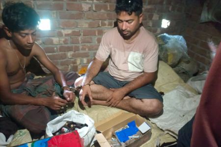 ইয়াবা ও কোরেক্স সিরাপসহ দুজন আটক