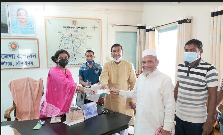 ঝিনাইদহ কালীগঞ্জে ৫১২ টি মসজিদে চেক বিতরণ