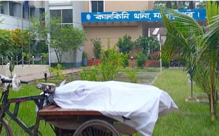 অজ্ঞাত যুবকের লাশ উদ্ধার