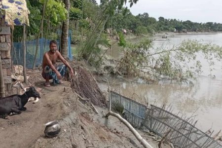 পাইকগাছায় কপোতাক্ষ নদে আবারো ভাঙ্গন; নির্ঘুম রাত পার করছেন নদী পাড়ের বাসিন্দারা 
