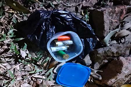 খামারের পিছনে মিলল শর্টগানের কার্তুজ