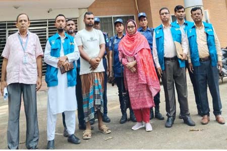 ঘুষকান্ডে আটক হলেন বেনাপোল কাস্টম