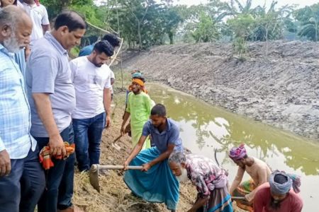 খাল হচ্ছে কৃষকের প্রাণ,ফসলের প্রাণ: আনিসুর রহমান খোকন এমপি