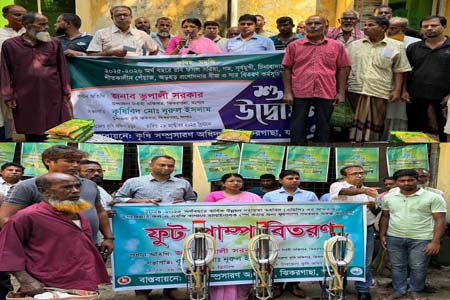 কৃষি অফিসের পৃথক দুটি আয়োজনে বীজ-সার ও ফুট পাম্প বিতরণে ইউএনও ভুপালী সরকার
