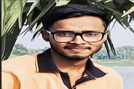 লাইট পোস্টের খাম্বায় ধাক্কা লেগে আহত কিশোর “ইমন” আর নেই