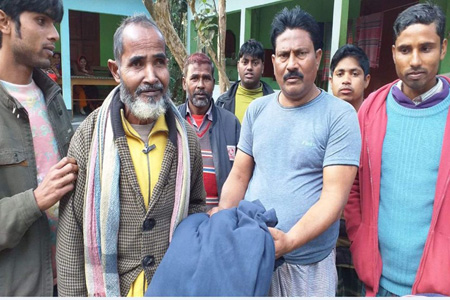 কম্বল বিতরণ