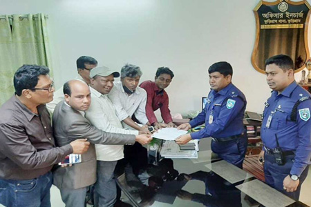 কুড়িগ্রামের সাবেক ডিসি আরডিসি সহ ৪০ জনের বিরুদ্ধে সাংবাদিক আরিফুল ইসলামের মামলা