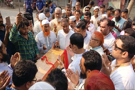 সালথায় রাস্তা নির্মান কাজের উদ্বোধন করলেন এমপি লাবু চৌধুরী