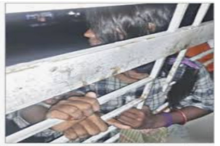 রাজধানীতে চারতলার কার্নিশ থেকে কিশোরী উদ্ধার