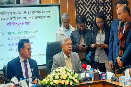 টিম হিসেবে প্রধানমন্ত্রীর লক্ষ্যমাত্রা অনুযায়ী কাজ করবো -ভূমিমন্ত্রী