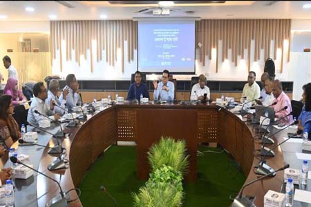 জরিপ, নিবন্ধন ও ব্যবস্থাপনা কার্যক্রম সমন্বয়পূর্ণভাবে একই তালে কাজ করতে হবে -ভূমি সচিব